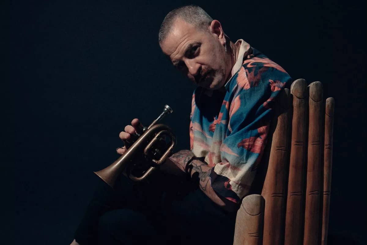 Avishai Cohen Quartet - Ashes to Gold