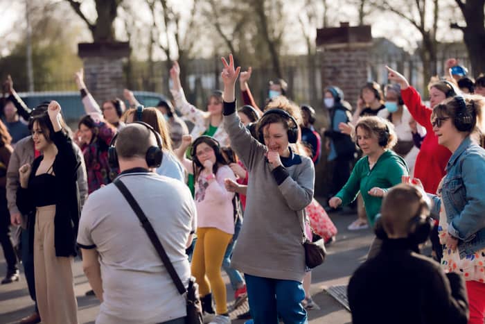 Donne-moi la main (Happy Manif)