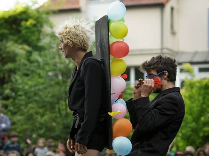 LA CONTREBANDE S'ÉCHAUFFE