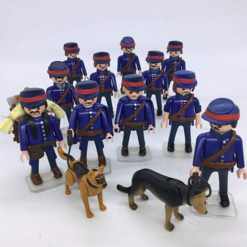 Laissez passer les Playmobil
