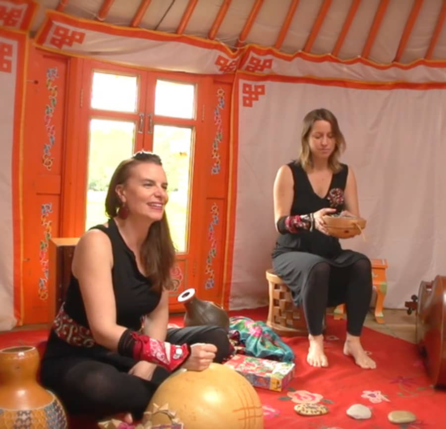 ''Petits Pas Voyageurs'' - Ceïba et Laura Caronni