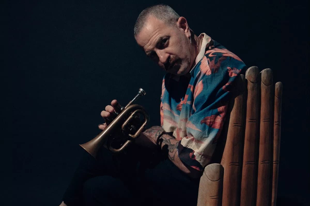 Avishai Cohen Quartet - Ashes to Gold