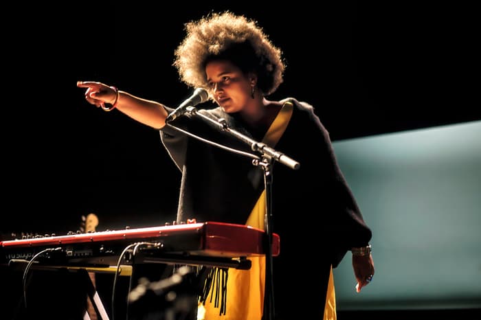 Bamboche à L'Entrepôt - Sarah Mikovski