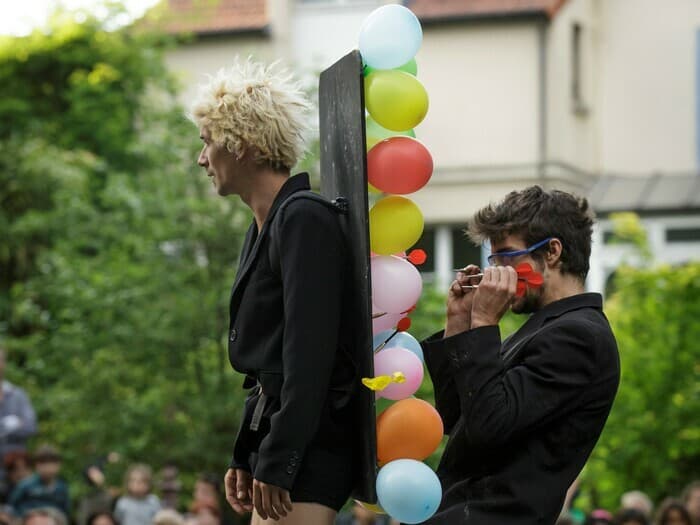 LA CONTREBANDE S'ÉCHAUFFE