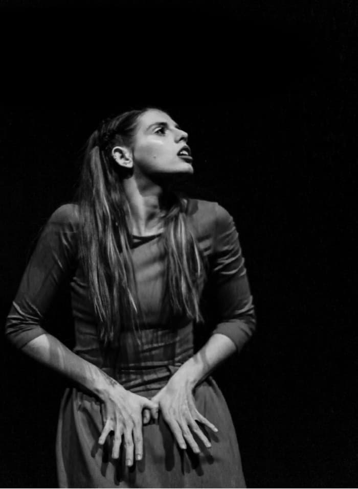 Sol froid et sensation du mal