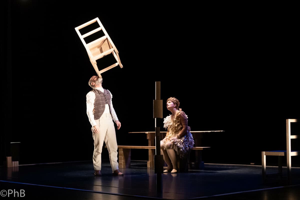 Titi tombe titi tombe pas