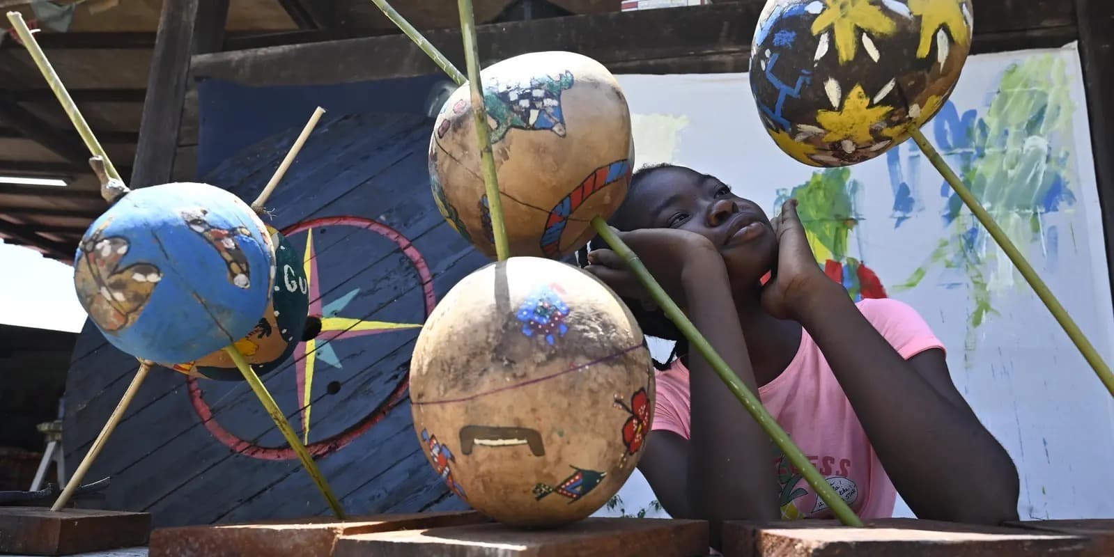 Un globe des mondes
