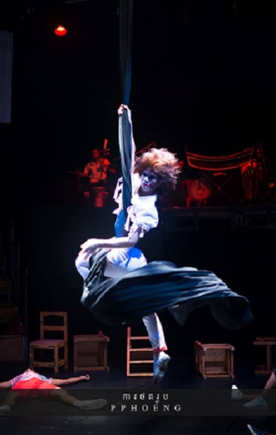 IDA y VUELTA «Chills» par Phare Ponleu Selpak – Cirque du Cambodge