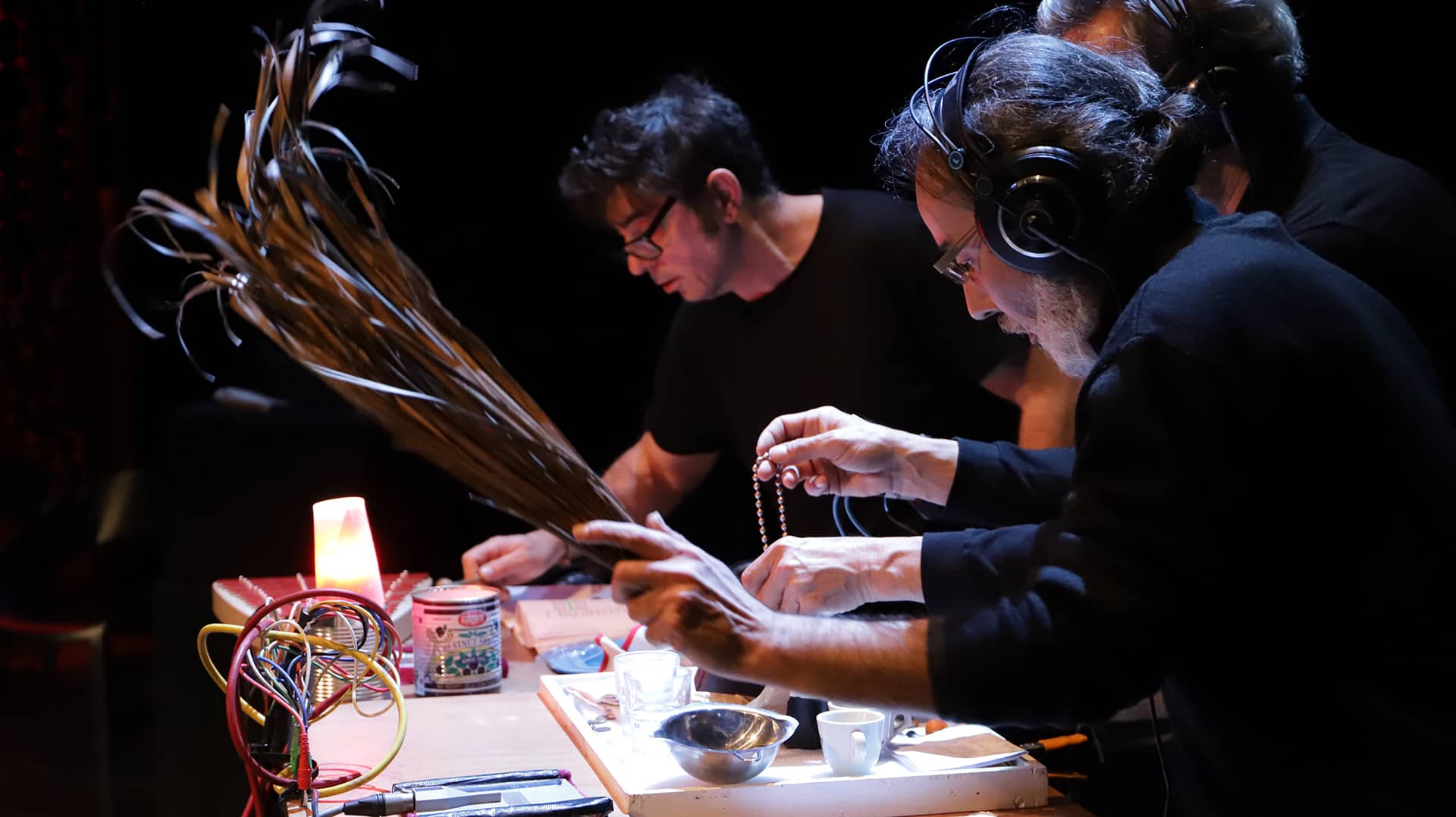 Presque égal à | Le Petit Théâtre de Pain