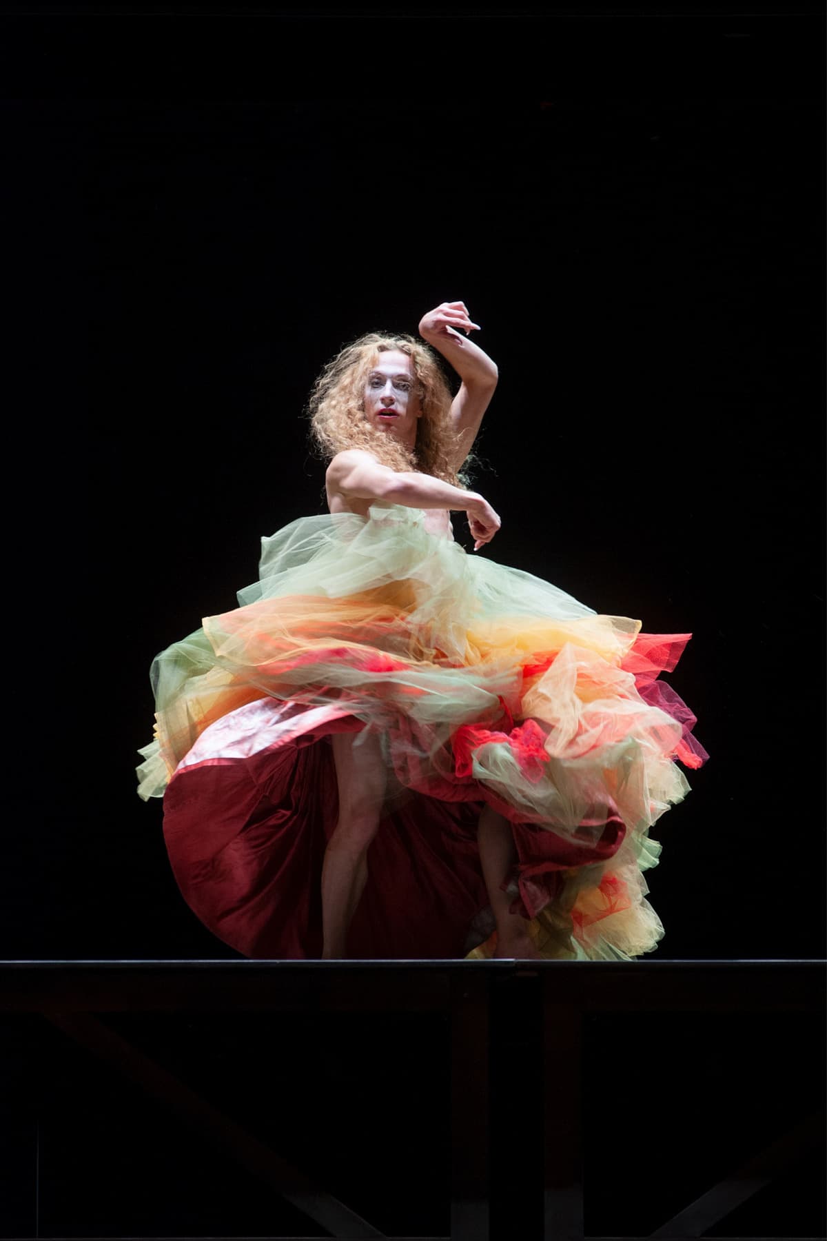 Un boléro -- Dominique Brun & François Chaignaud / Les porteurs d’ombre