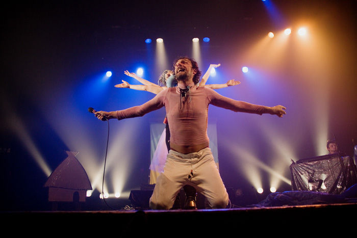 ''Et si Didier Super était la réincarnation du Christ ?