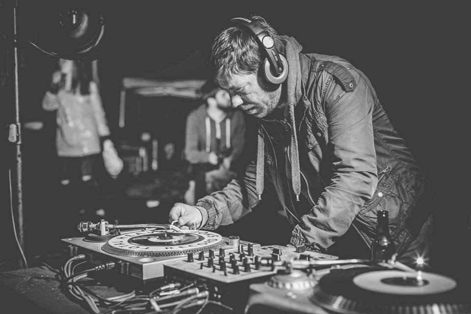 45 tours party : from sad folk to happy funk Avec A-side B-side