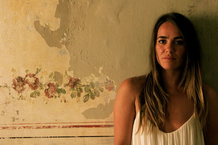 Las Hermanas Caronni / Gisela João