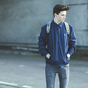Petit Biscuit + Invité