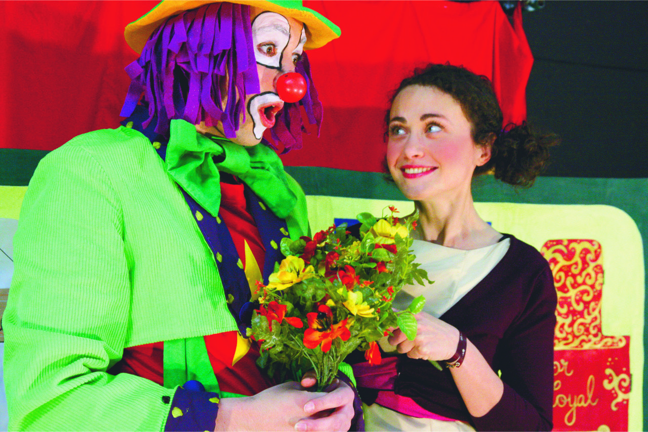 CAPUCINE FAIT SON CIRQUE 