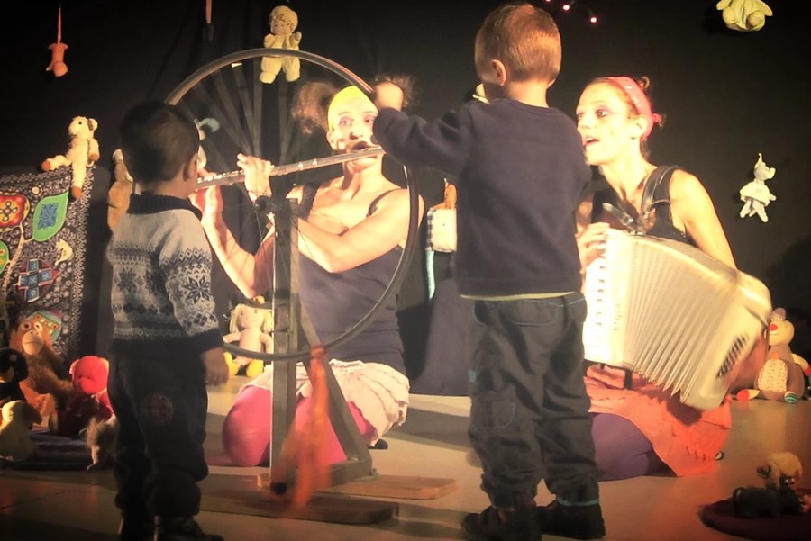 S'il Vous Plait, Joue Moi Une Histoire