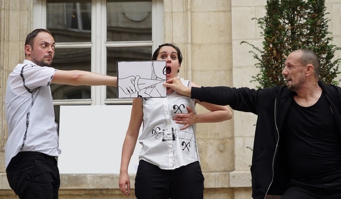 BROGLII par la compagnie Lapin 34