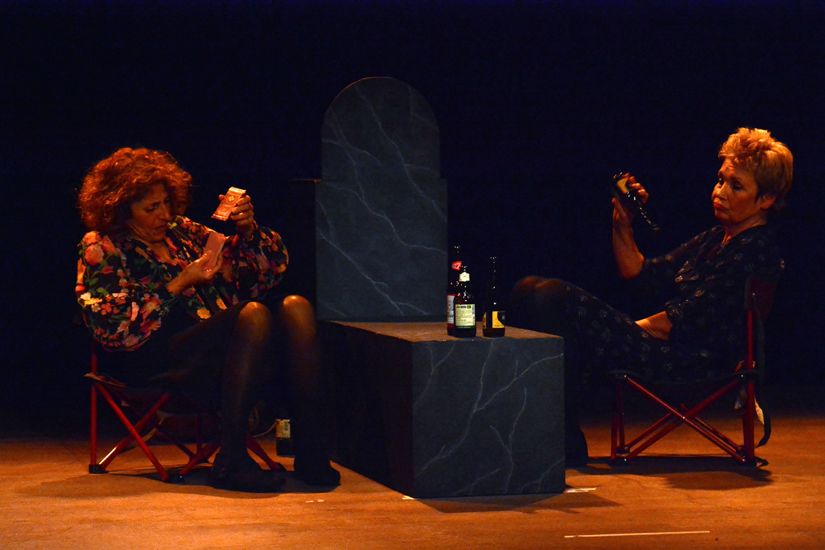 Deux petites dames vers le nord