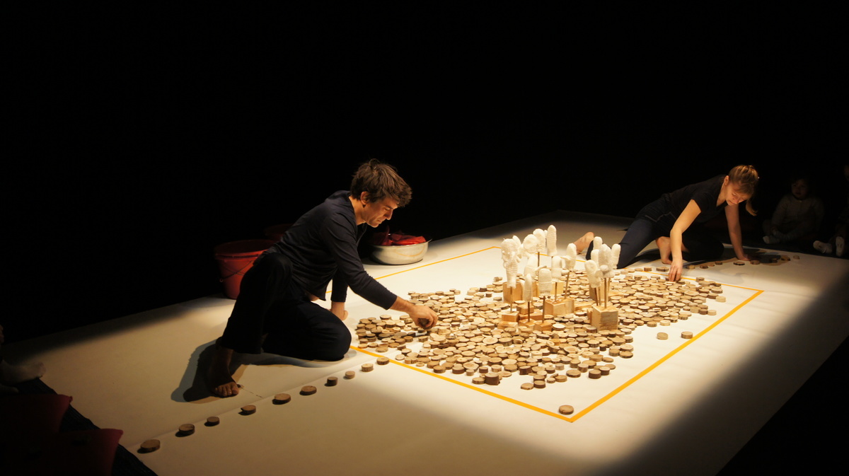 Cie Les Cailloux Sauvages - Petits Silences