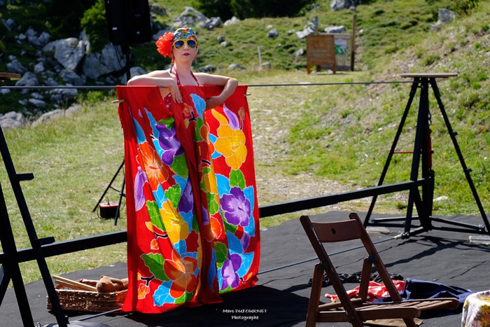 AU BOUT DU TRAIN • Compagnie Alex on the Wire