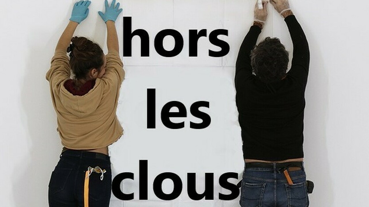 HORS LES CLOUS
