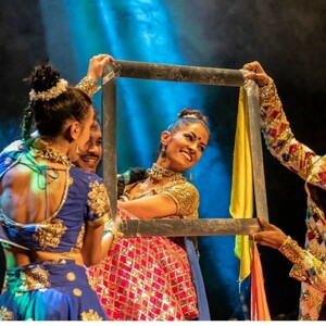 BOLLYWOOD AU RANG MAHAL par AMRAT HUSSAIN