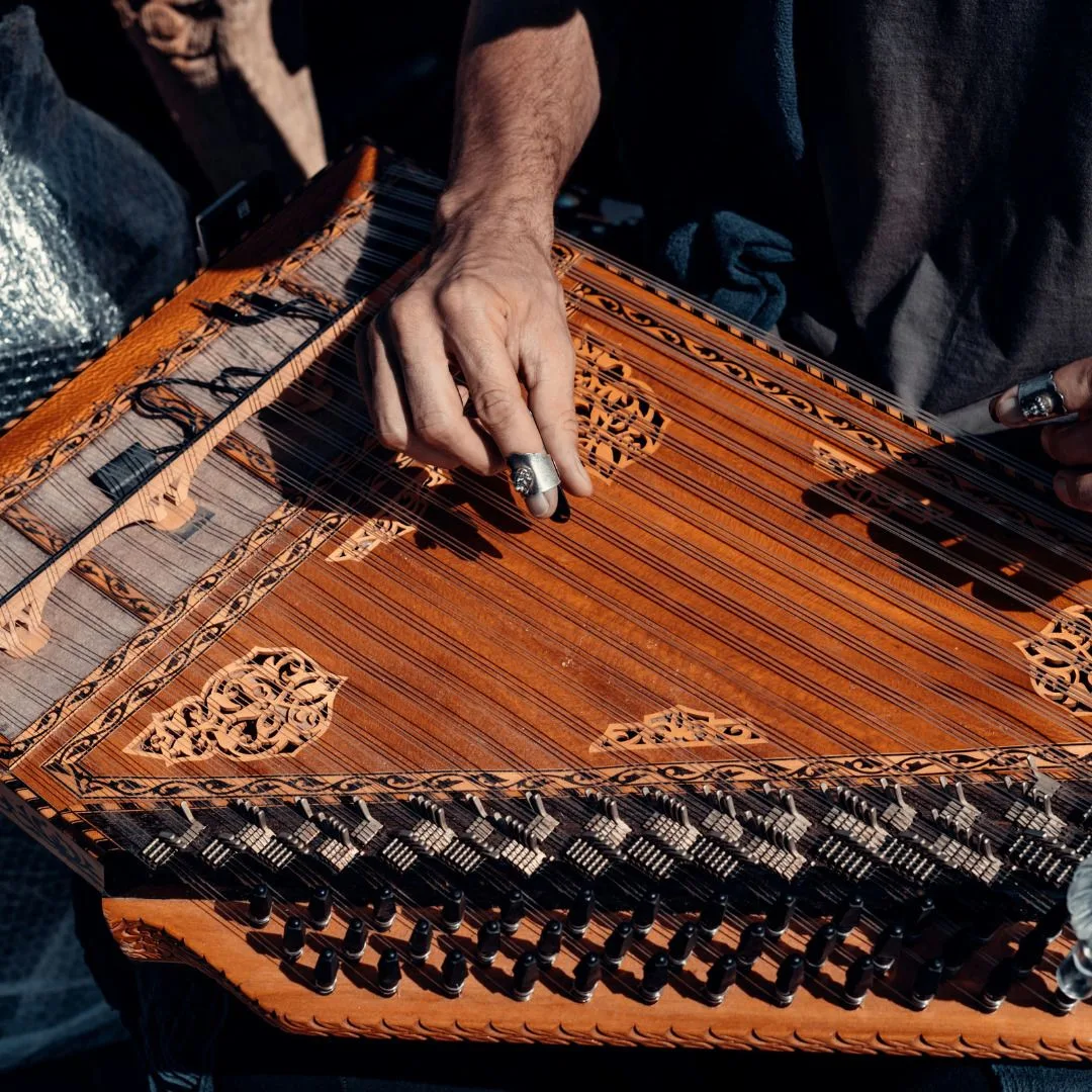 Babioles "Une oreille vers l'Orient"